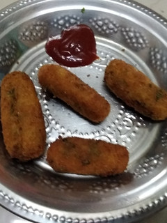 பொட்டை டோ நக்கட்ஸ் (Potato nuggets recipe in tamil) செய்முறை முக்கிய புகைப்படம்