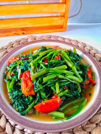 Cara Mudah Menyiapkan Resep Tumis kangkung saos tiram yang Lezat Anti Ribet, Lezat Sekali