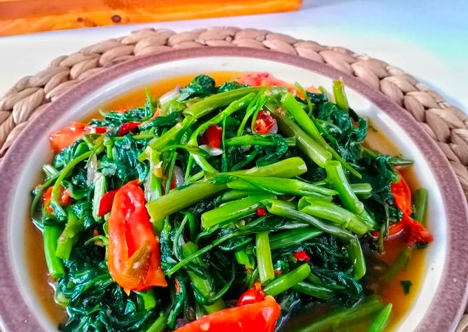 Tumis kangkung saos tiram