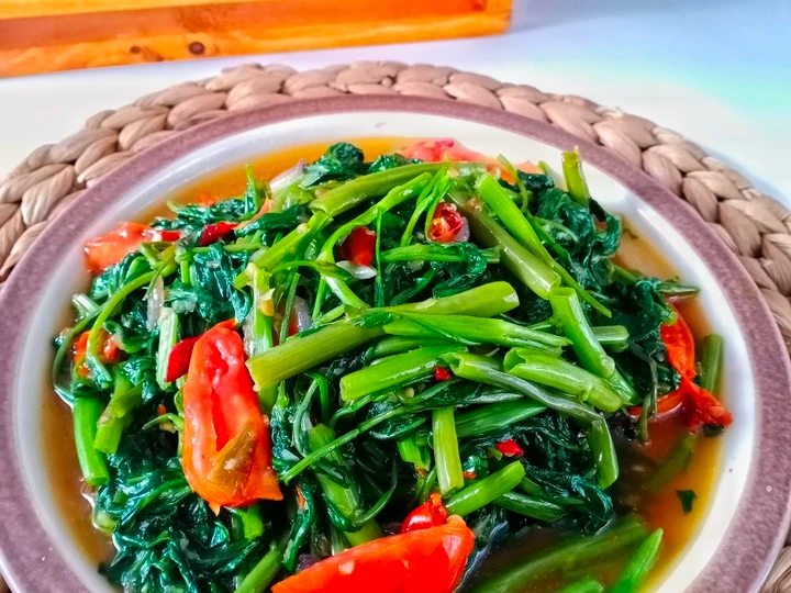 Cara Mudah Menyiapkan Resep Tumis kangkung saos tiram yang Lezat Anti Ribet, Lezat Sekali