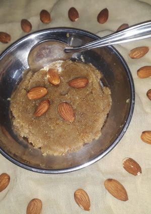 ગોળનો શીરો(Gol Shiro Recipe in Gujarati) રેસીપી મુખ્ય ફોટો