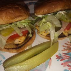 A picture of Grilled lemon pepper chicken sandwich.