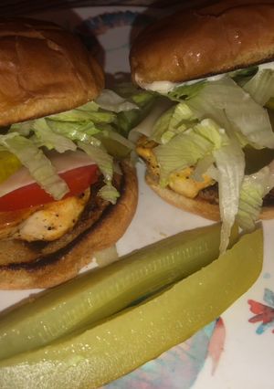 A picture of Grilled lemon pepper chicken sandwich.
