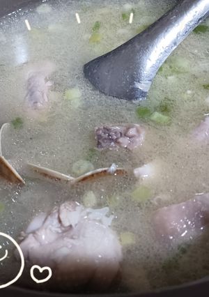 蒜頭蛤蜊雞湯 的食譜成品照片