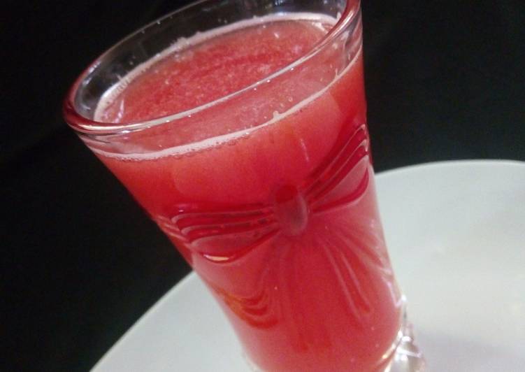 Steps to Make Quick Watermelon Juice