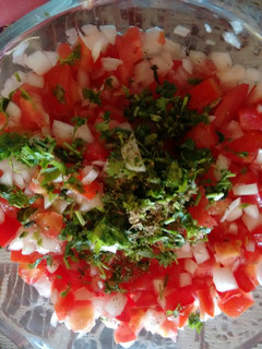 Una foto de Pico de gallo tradicional