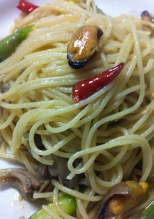 Foto resep Spagetti Peperoncino with mussels and asparagus