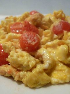 Foto resep Scramble Eggs Keju Tomat