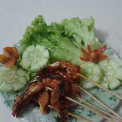 A picture of Sate udang.