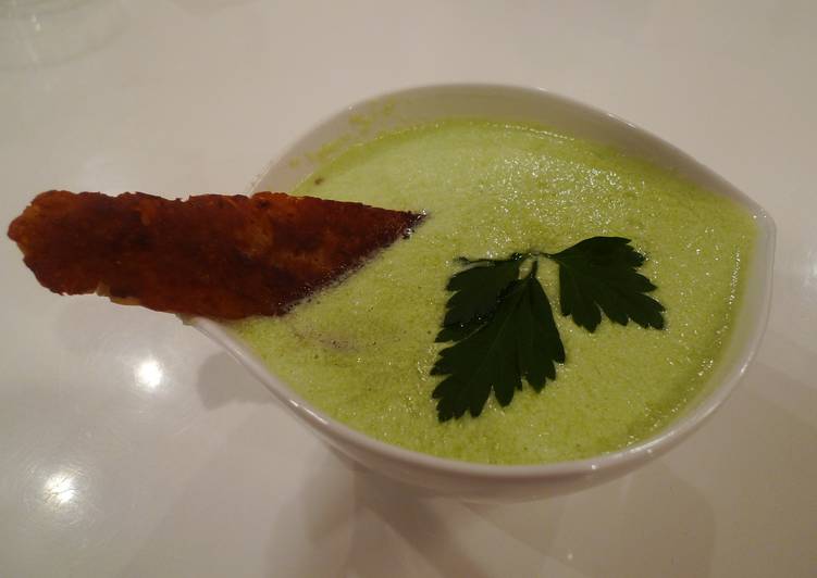 Cara Gampang Menyiapkan Cucumber Soup with Fried Kekian, Menggugah Selera