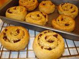 Cinnamon Whirls With Apple And Raisin