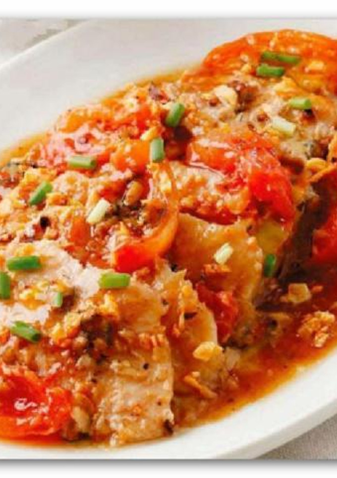 Foto resep Fried Fish Fillet with Fresh Tomatoes in Tausi Sauce