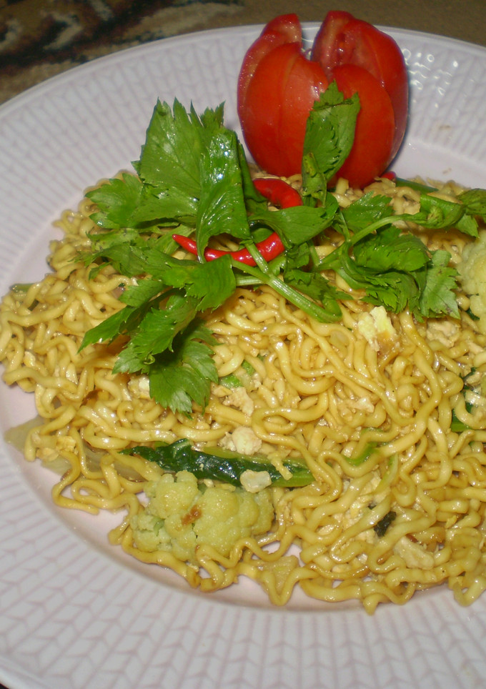 Foto resep Mie Telur Gado gado ala Dova