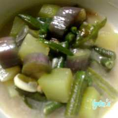A picture of Sayur Lodeh.