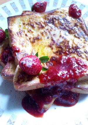 Foto resep Rich French Toast with Strawberry Sauce