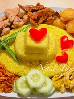 Foto resep Nasi Tumpeng Ricecooker