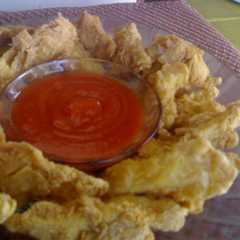 A picture of sotong goreng tepung.