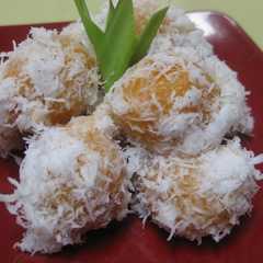 A picture of Klepon Ubi Jalar.