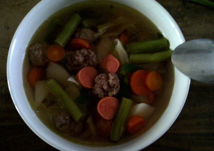 Sop Campur Sosis dan Bola Daging