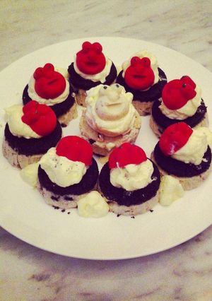 Foto resep OreoCheeseElmoRed-WhiteCupcakes
