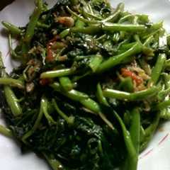 A picture of Oseng Kangkung.