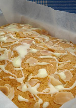 Foto resep Cherry Tray Bake