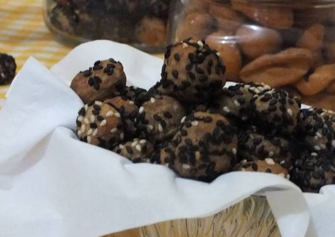 Biji Ketapang Keju Salut Wijen Hitam