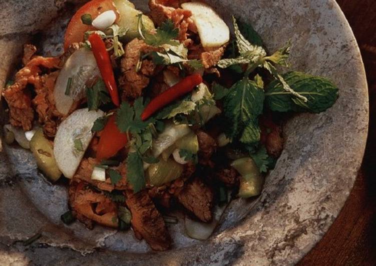 Salad Steak Daging Sapi A la Thailand