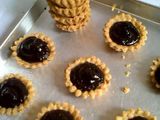 Pie Kacang Cokelat