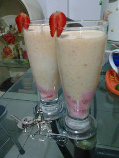 Foto resep Strawberry Oatmeal Smoothies w/ Pudding