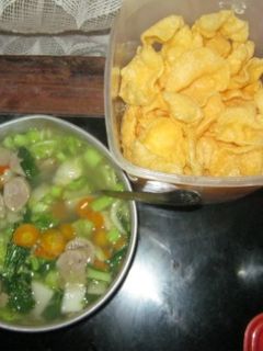Foto resep 2. Capcay Bakso Pedas + Kerupuk