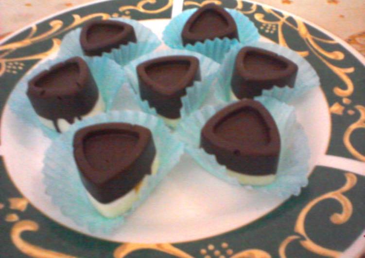 Pralin Cokelat Isi Kopi