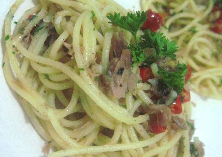  Resep  spaghetti  aglio  olio  tuna  oleh Inggried Dwi 