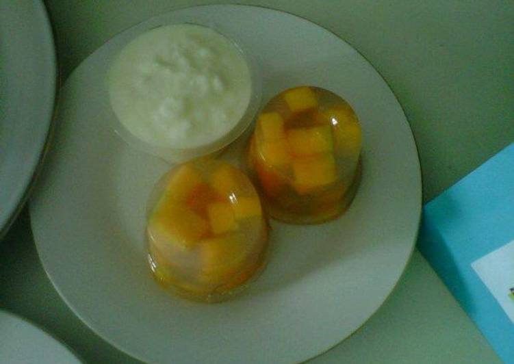 Agar-agar Mangga saus Yoghurt