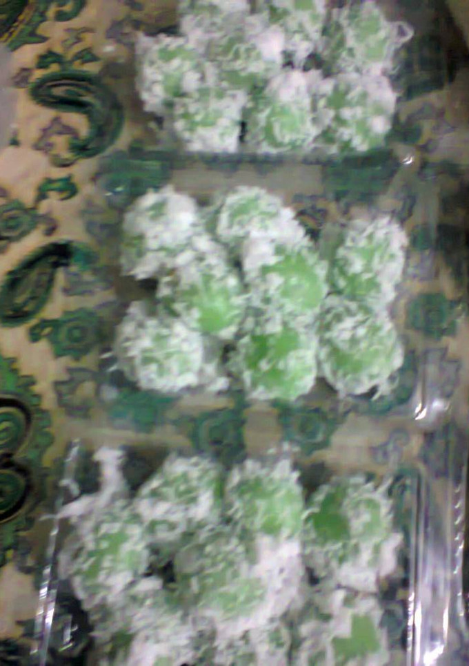 Foto resep Kelepon Keju Isi Coklat meises dari Warung Emaku Food & Beverage