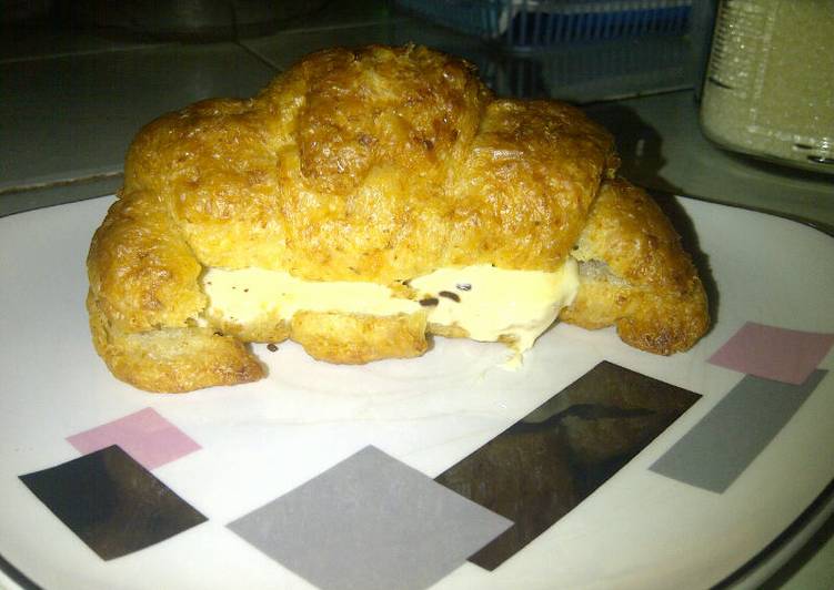 Croissant Cheese Ceres