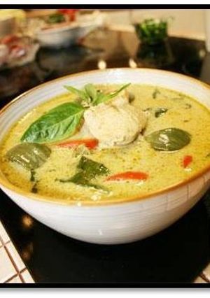 Foto resep Gaeng Keo Wan Gaii (Ayam Kari Hijau Khas Thailand)
