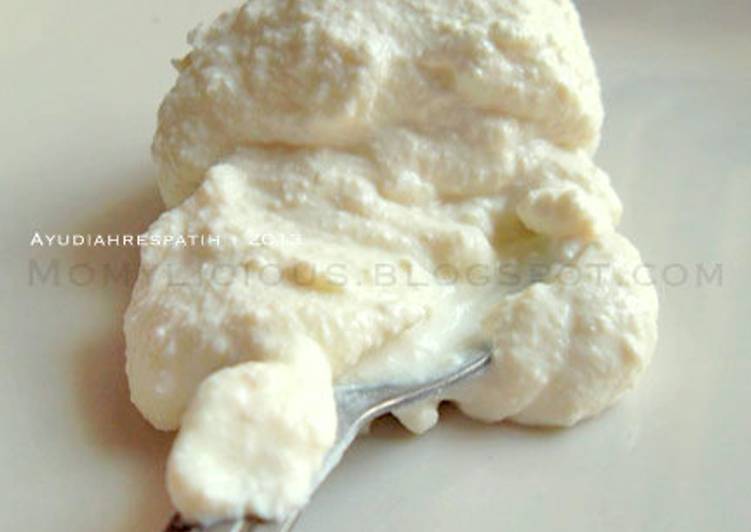 Homemade Cream Cheese