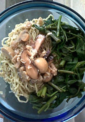Foto resep Lomie (Mie kangkung) Vegetarian