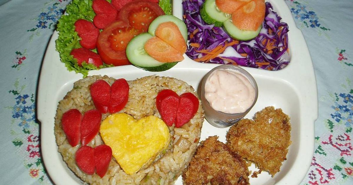 Resep Fried Rice Bento With Loves oleh Selli Salbiah - Cookpad
