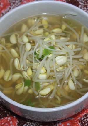 Foto resep Soybean Sprout Soup (KongNaMul Guk)
