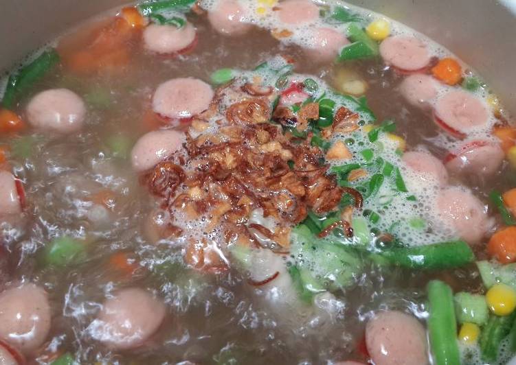 Cara Gampang Menyiapkan Sup Makaroni Sosis, Enak