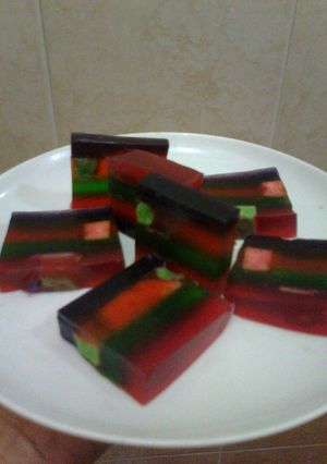 Foto resep Agar-agar 4 Warna (ada bolu di dalamnya)