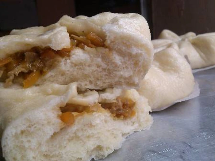 Langkah Mudah untuk Menyiapkan Resep Bakpao ayam wortel yang Lezat Anti Ribet, Lezat Sekali