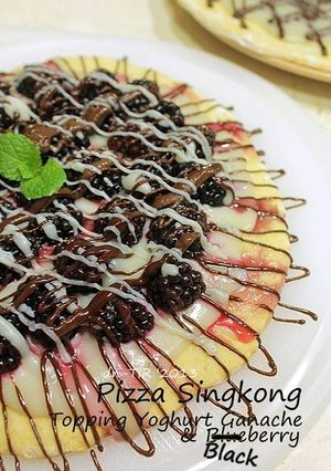 Foto resep Pizza Singkong berTopping Yoghurt Ganache & Blackberry
