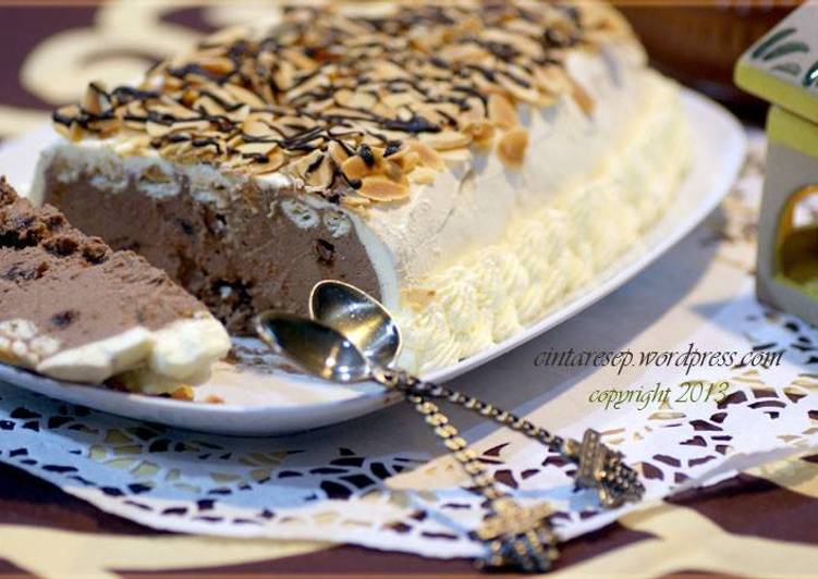 Ice Chocolate - Praline Torte