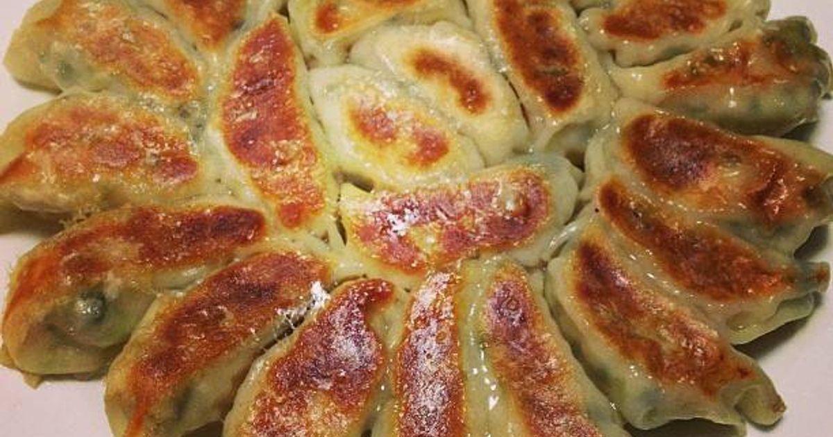 Resep Gyoza (Pan Fried Dumpling) oleh Melia - Cookpad