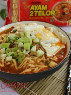 Foto resep Mie Ramen Telur Kari Pedas