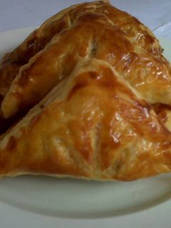 Foto resep Puff Pastry isi Telur & Smoke Beef
