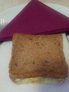 Foto resep Sandwich daging dan keju meleleh